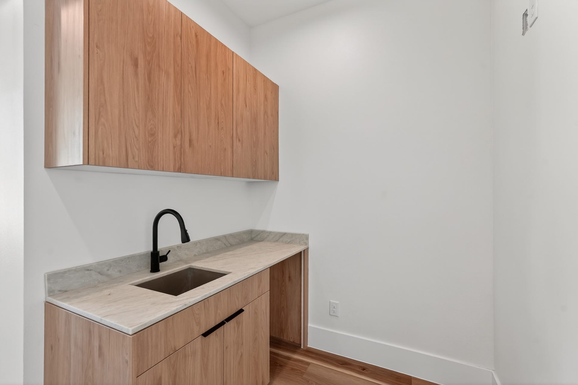 6822 Sidney Street, #B, Houston, TX 77021 6822 Sidney Street, #B, Houston, TX 77021