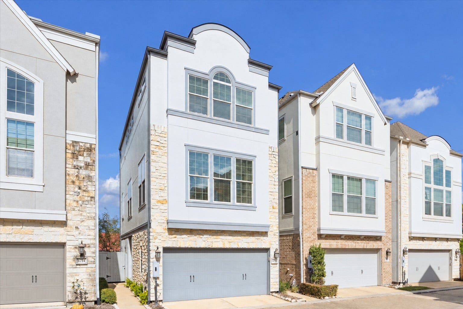 Enjoy the convenience of a gated community w/ pool & abundant guest parking. There is a back gate in the gated community that provides direct  access to Freed Park; a wonderful park with a playground, wide walking trails, and community garden and movie nights! Perfect (and convenient!) for pets and kids to play! parking.