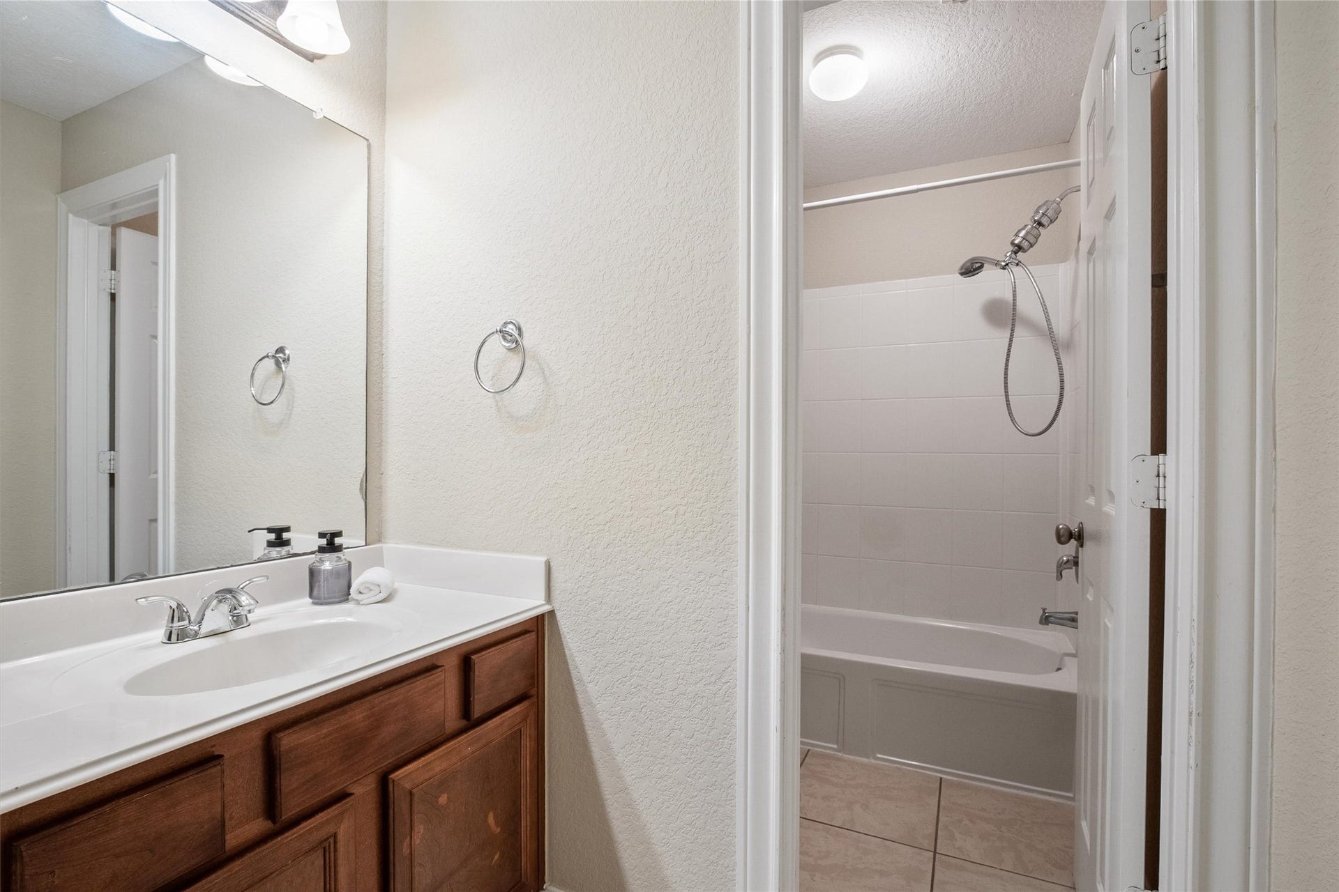 3323 Meline Fields Drive, Spring, TX 77386 3323 Meline Fields Drive, Spring, TX 77386