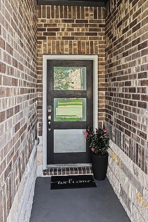 5122 Harvest Season Lane, Pearland, TX 77584 Front door