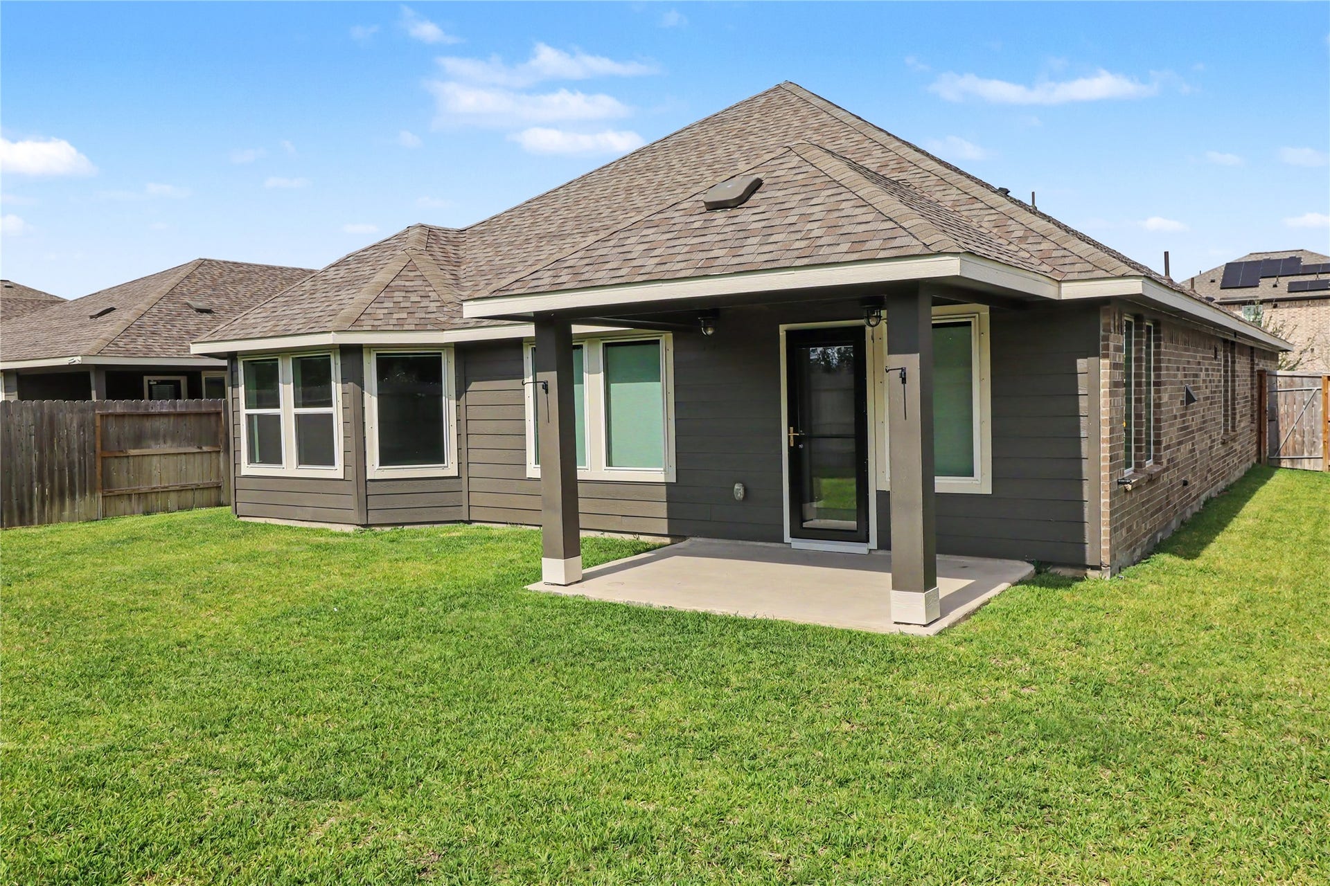 5122 Harvest Season Lane, Pearland, TX 77584 Back yard