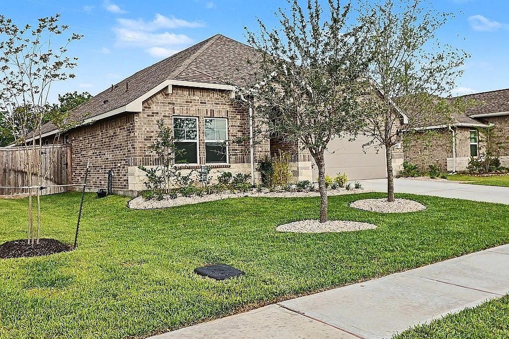 5122 Harvest Season Lane, Pearland, TX 77584 Front left side