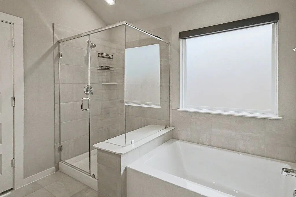 5122 Harvest Season Lane, Pearland, TX 77584 Primay bathroom