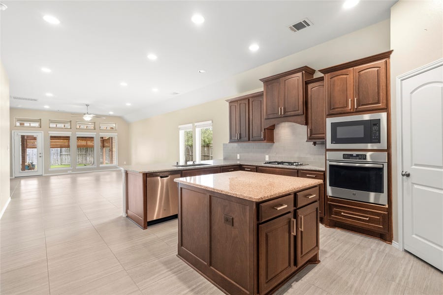 Property photo for 2110 Cinnamon Teal Circle, Brookshire, TX