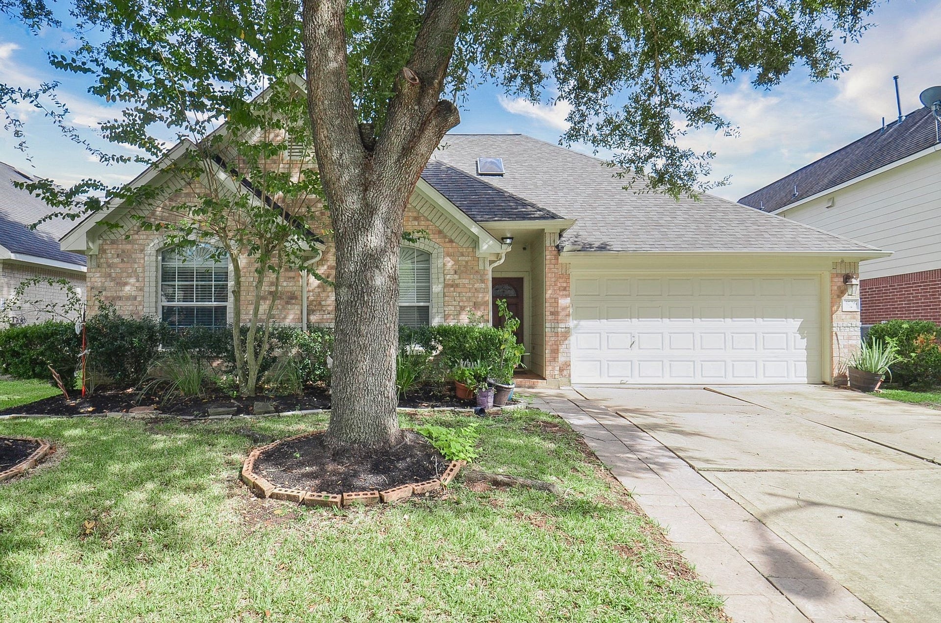 3706 Cane Lake Drive, Richmond, TX 77406 Charming curb appeal and a welcoming front yard define 3706 Cane Lake Dr, Richmond TX 77406, offering a perfect blend of comfort and style in a serene neighborhood setting.