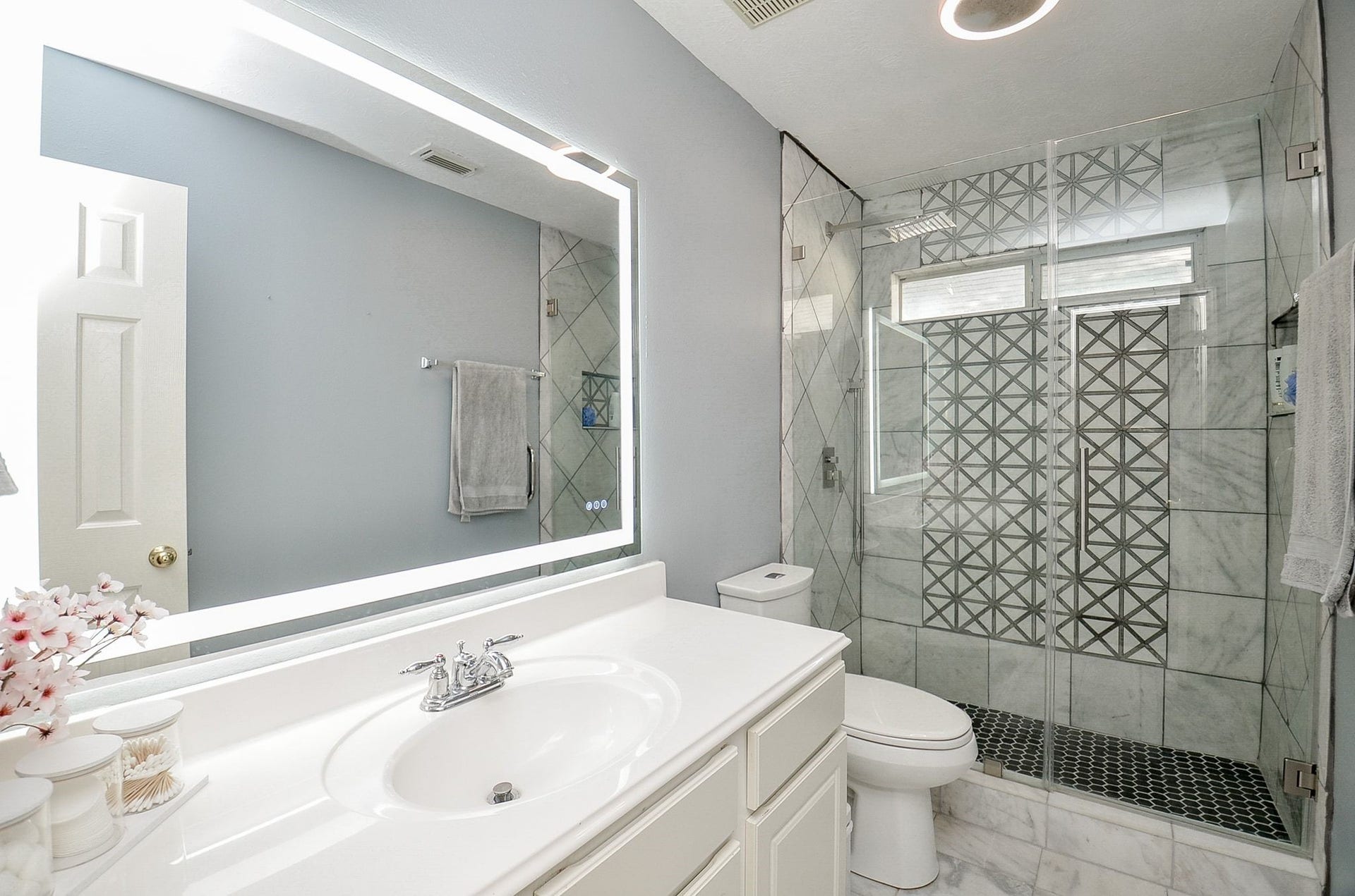 3706 Cane Lake Drive, Richmond, TX 77406 Secondary Bathroom