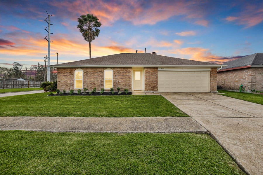Property photo for 8422 Oakhaven Road, La Porte, TX