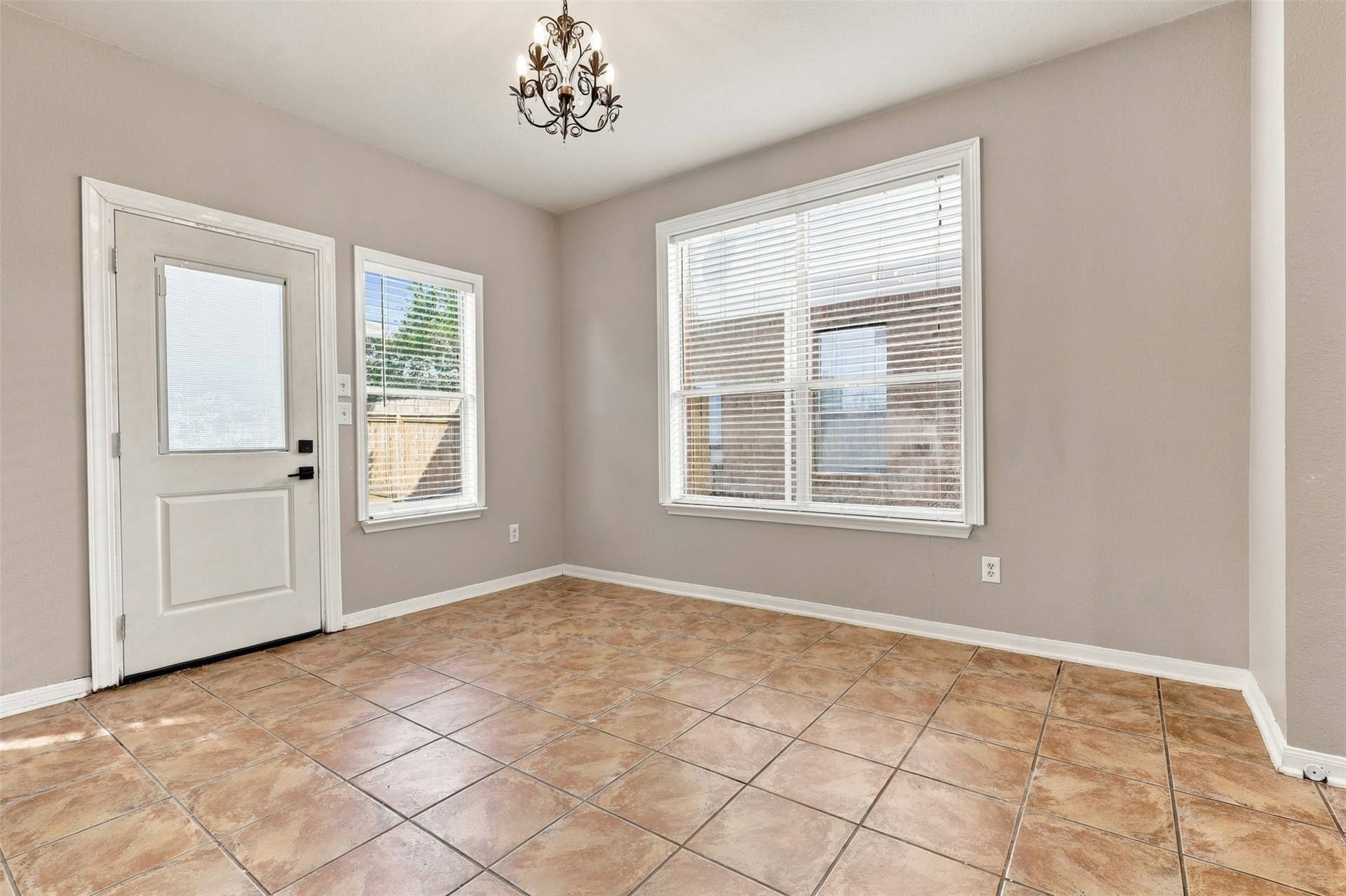 Breakfast nook area