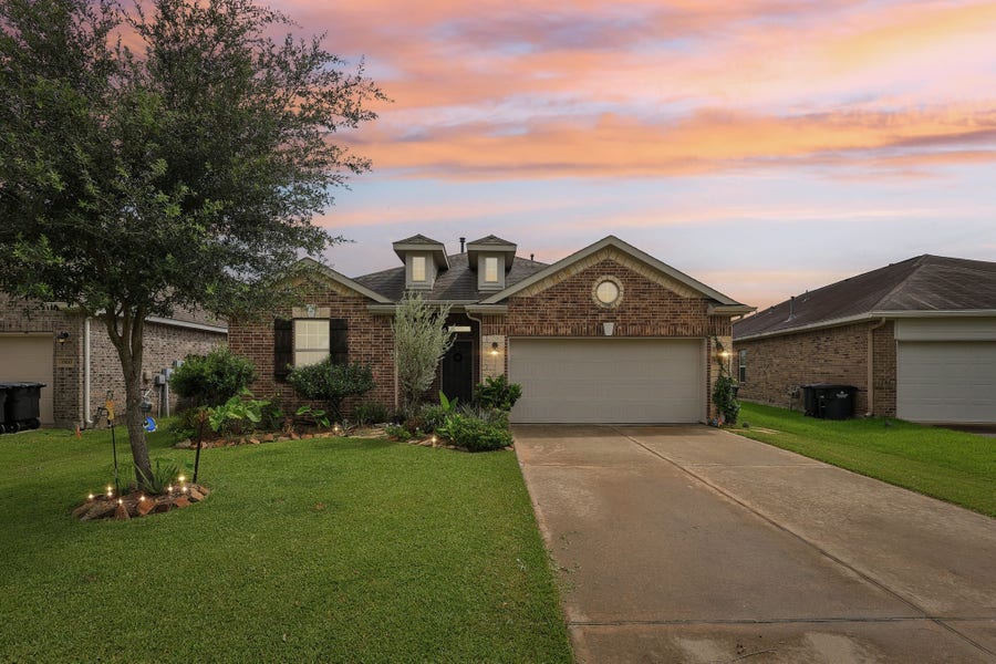 Property photo for 1498 Foshee Court, Alvin, TX