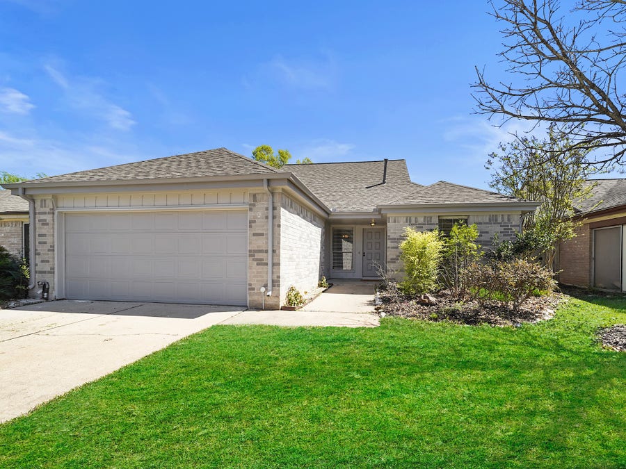 Property photo for 2239 Highland Hills Drive, Sugar Land, TX