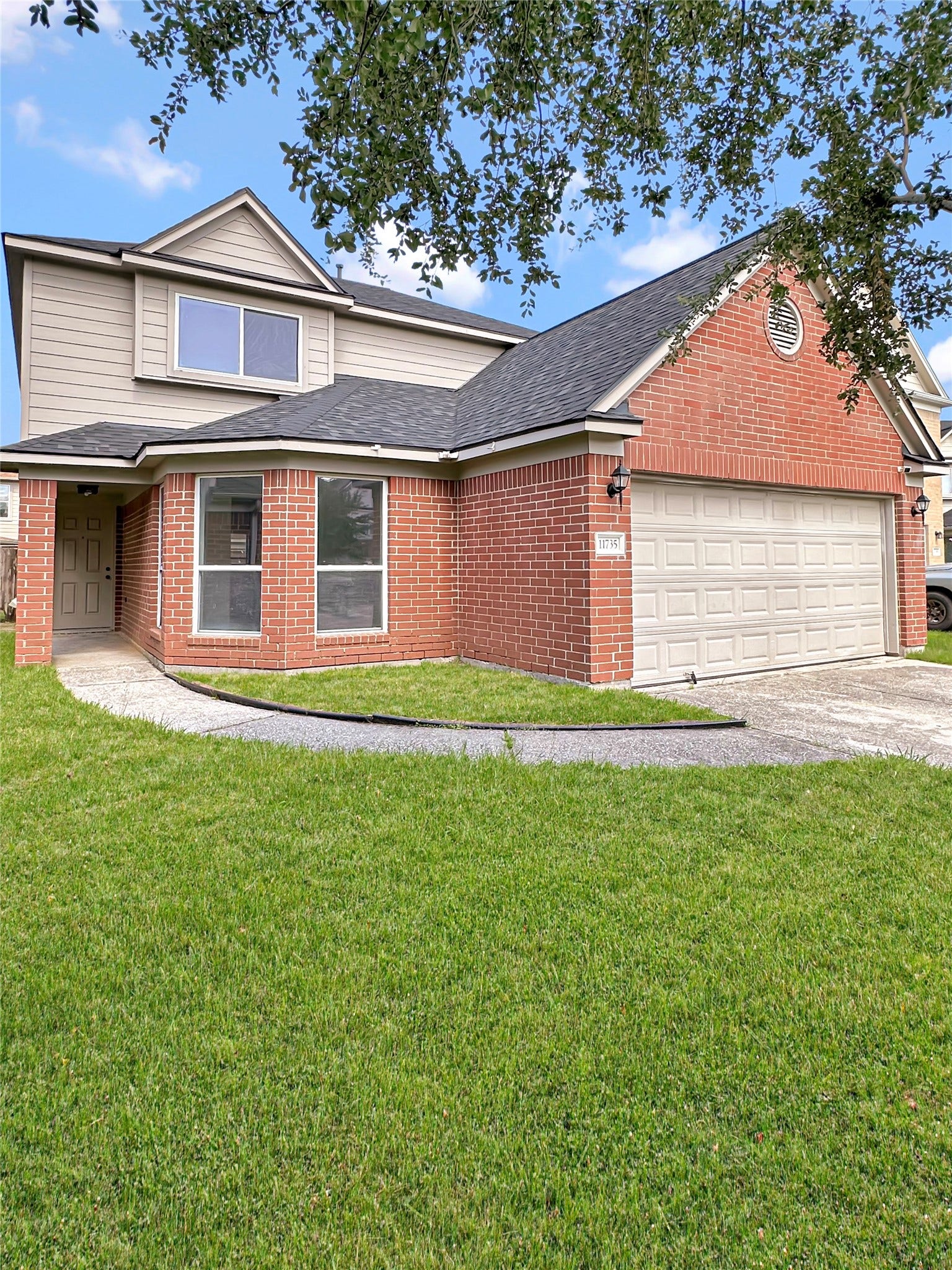11735 Silent Elm Street, Houston, TX 77044 Side view of home