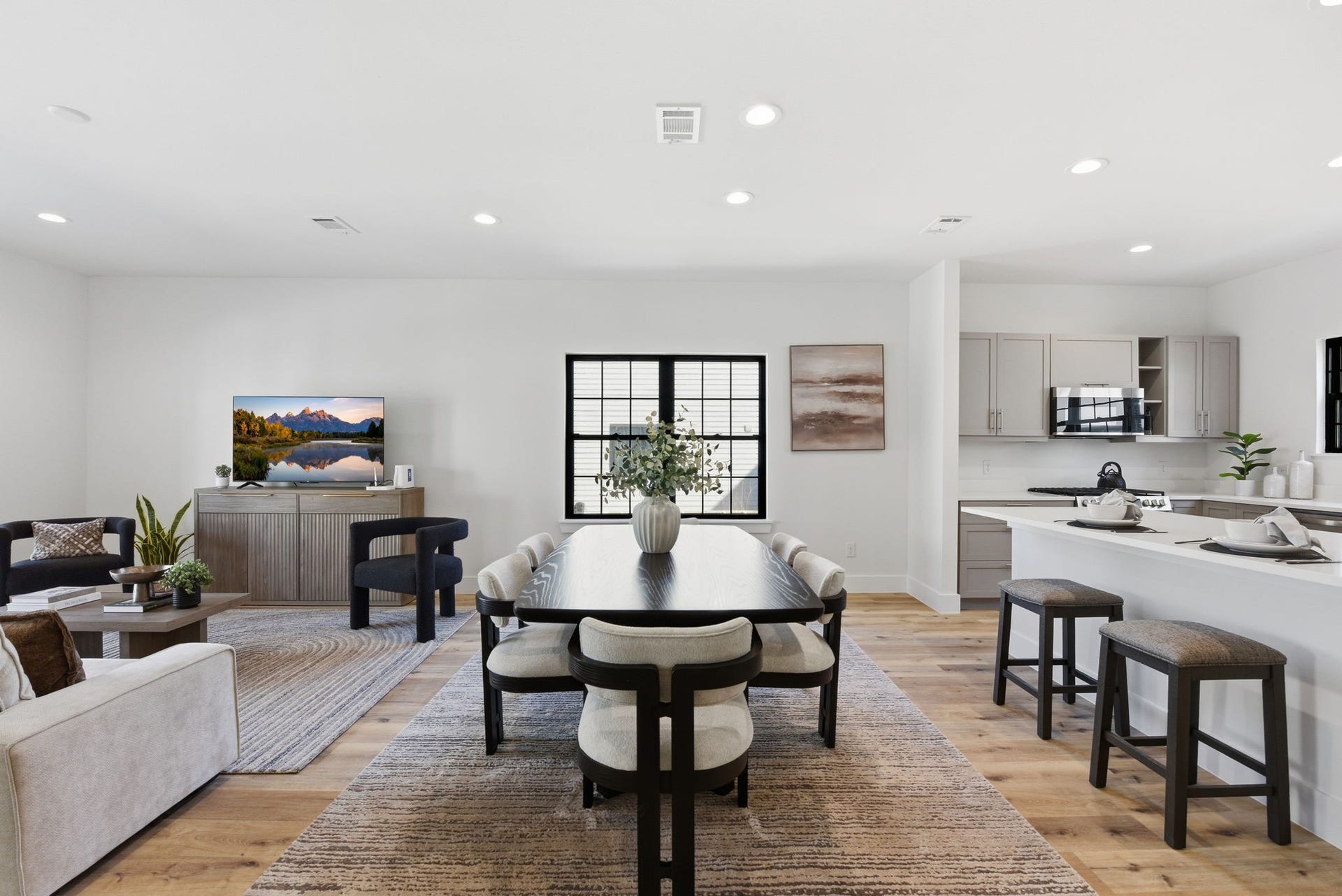 11930 S Hoa Sen Circle, Houston, TX 77072 (Photos are from the Model Home - and for representation only) Open dining space ideal for everyday meals and entertaining.