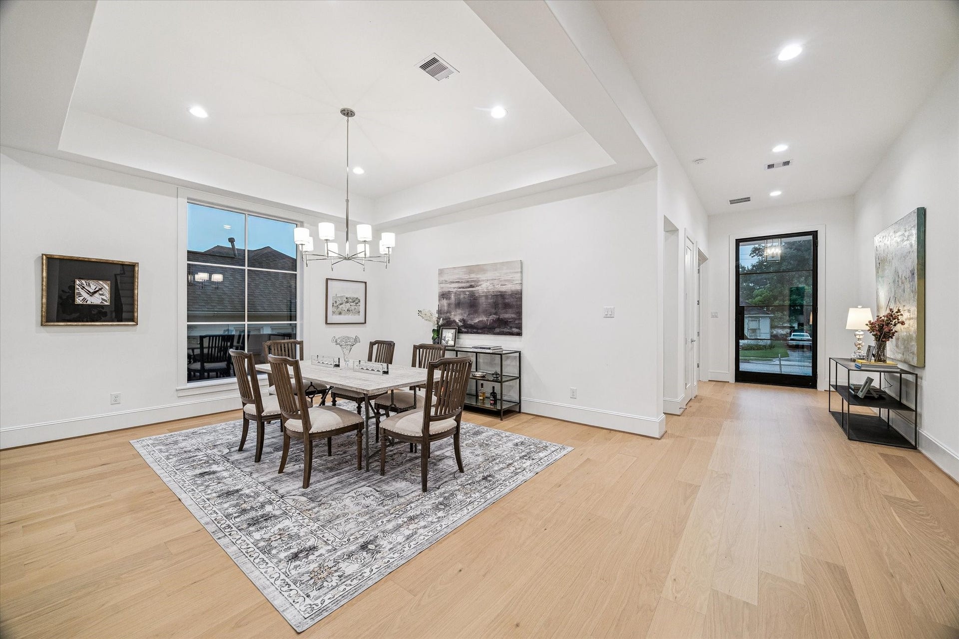 2514 Southgate Boulevard, Houston, TX 77030 Dining Room Open View to Entryway