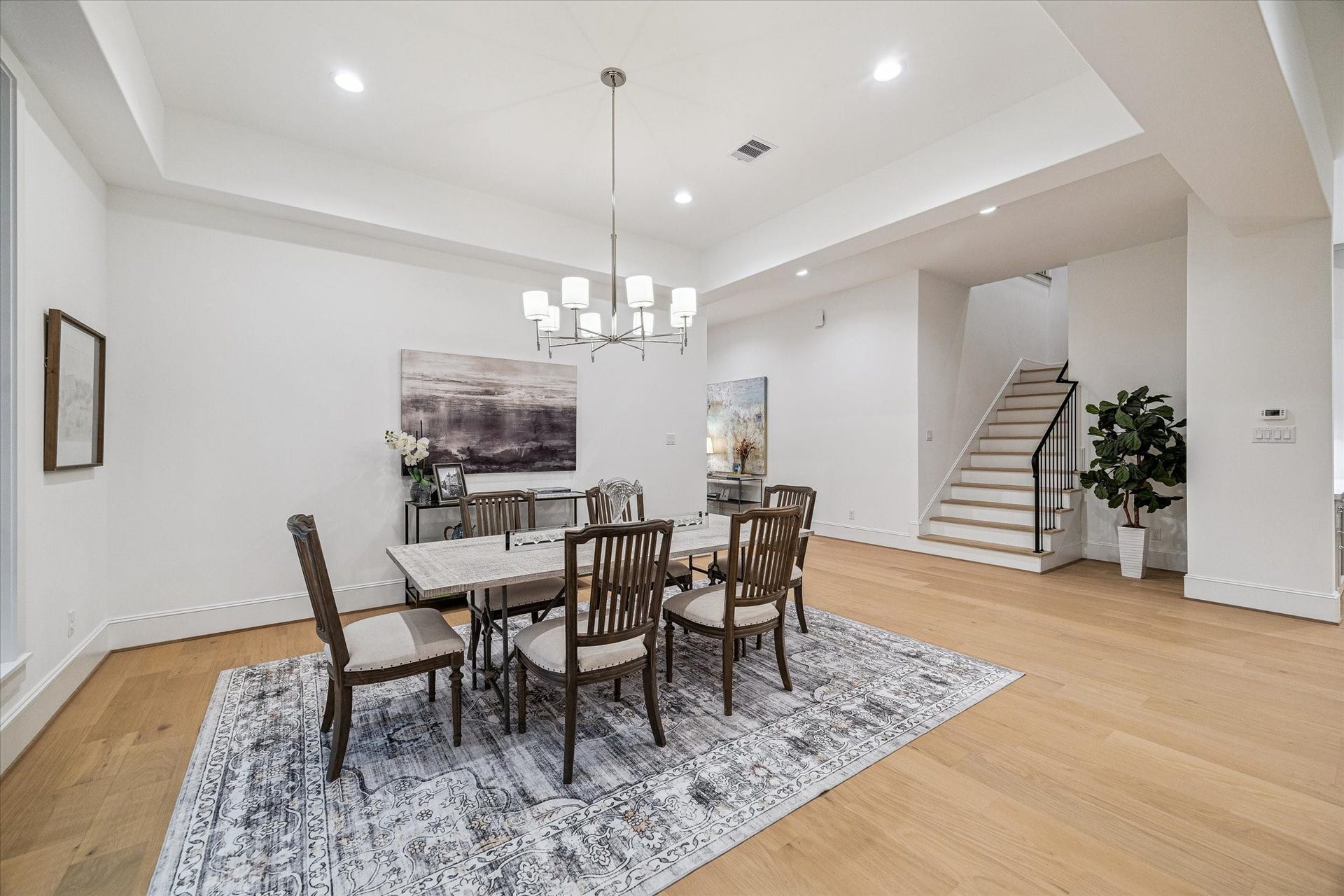 2514 Southgate Boulevard, Houston, TX 77030 Dining Room