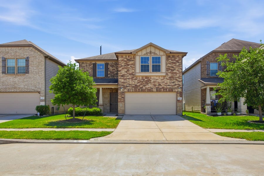 Property photo for 4611 Windmill Run Drive, Houston, TX