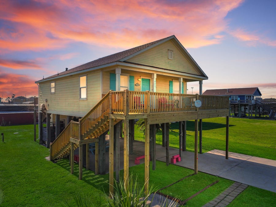 Property photo for 905 Sage Road, Crystal Beach, TX