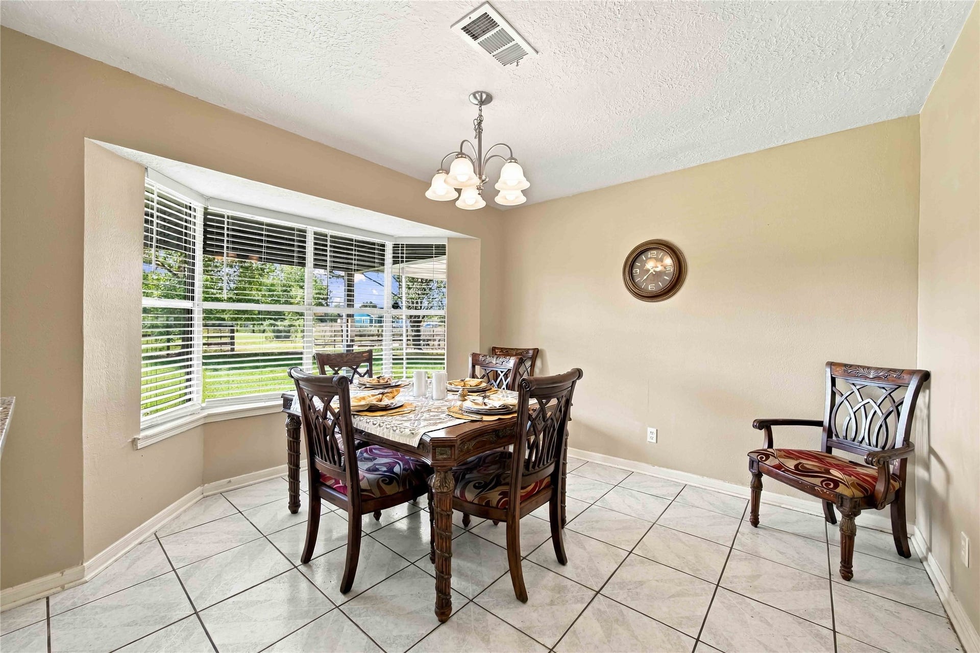 4697 Wickwillow Lane, Alvin, TX 77511 Dining Room.