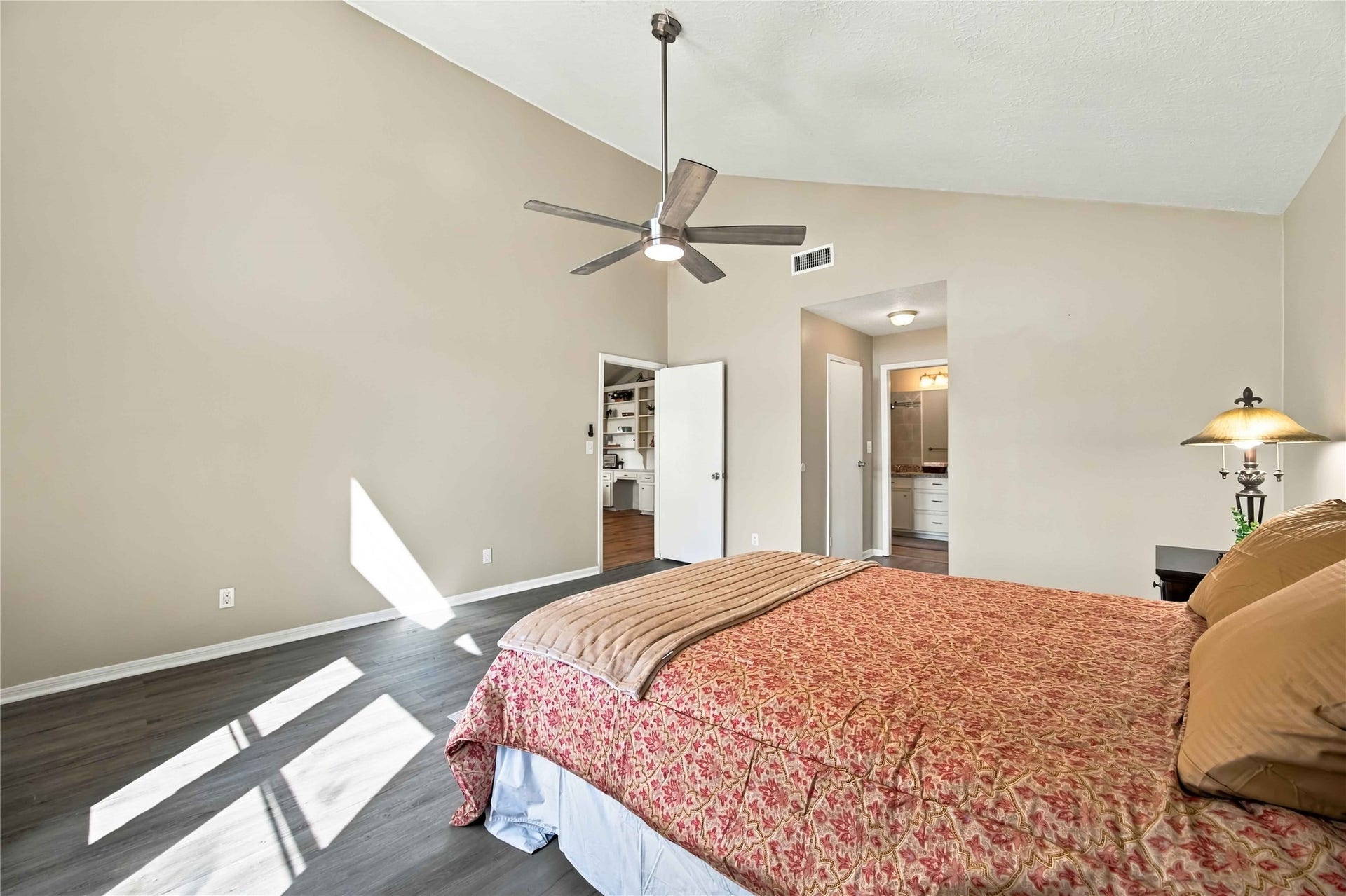 4697 Wickwillow Lane, Alvin, TX 77511 Angle of the Primary bedroom toward the Primary bathroom.