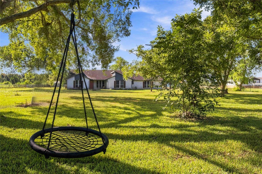 Property photo for 4697 Wickwillow Lane, Alvin, TX