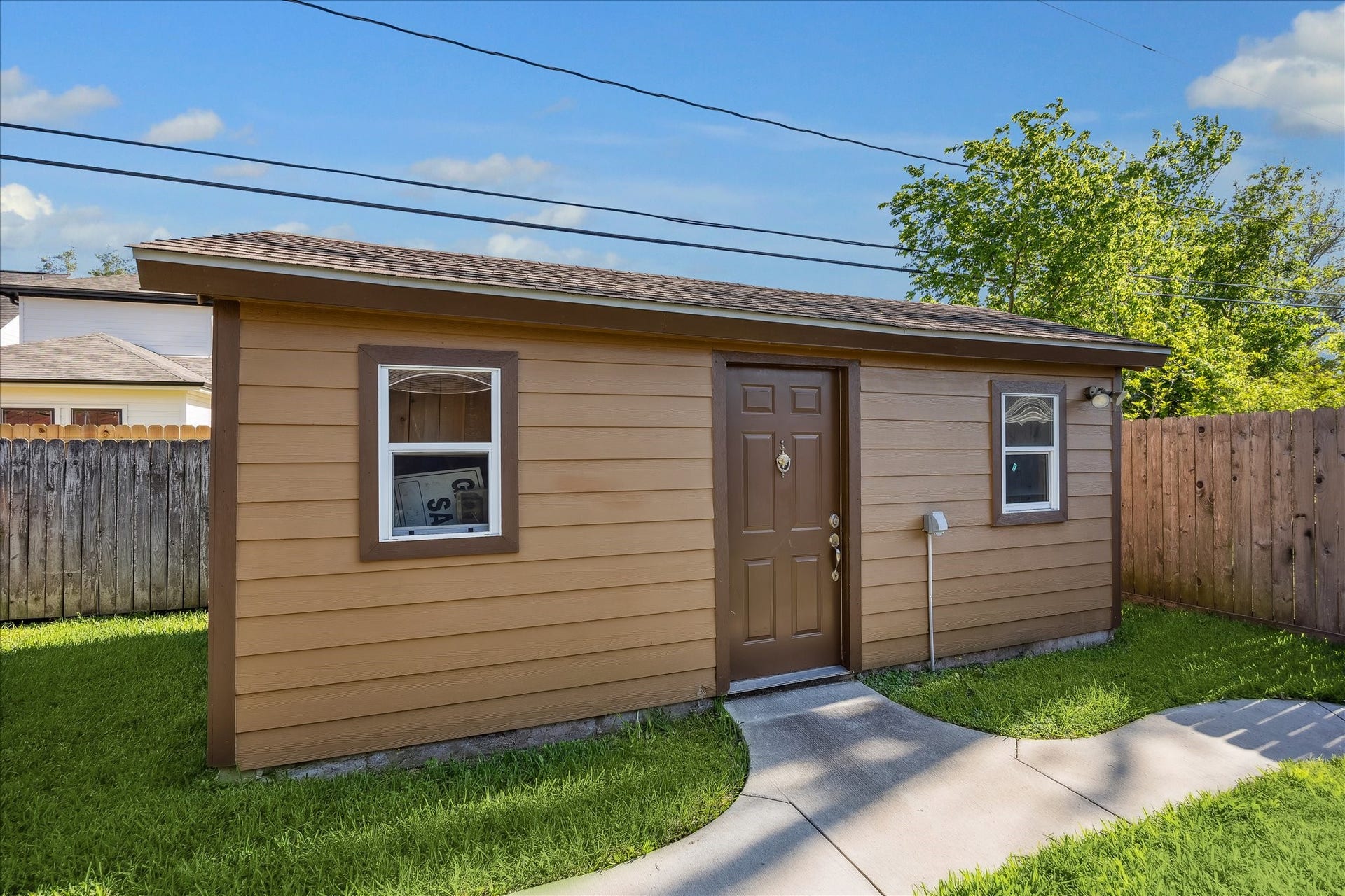 1325 Curtin Street, Houston, TX 77018 Storage building in back yard