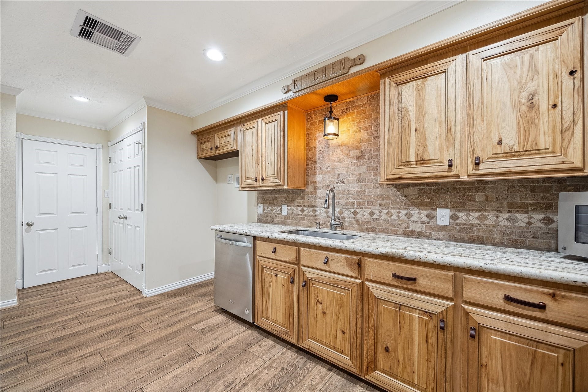 1325 Curtin Street, Houston, TX 77018 1325 Curtin Street, Houston, TX 77018