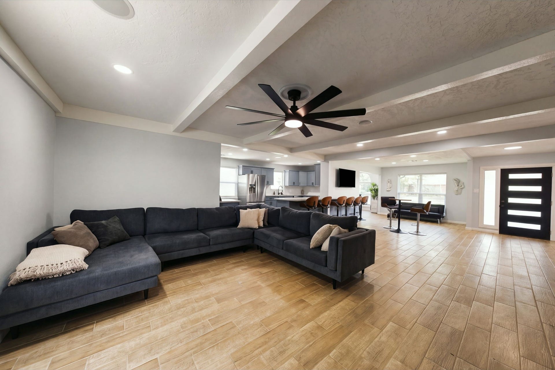 326 Kingscourt Drive, Houston, TX 77015 326 Kingscourt Drive, Houston, TX 77015