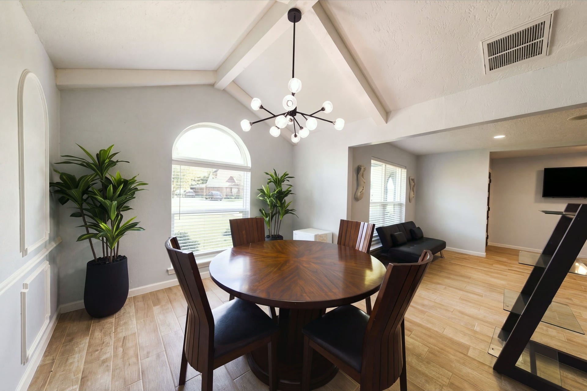 326 Kingscourt Drive, Houston, TX 77015 326 Kingscourt Drive, Houston, TX 77015