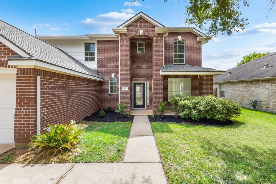 Property photo for 2518 Willow Springs Lane, Sugar Land, TX