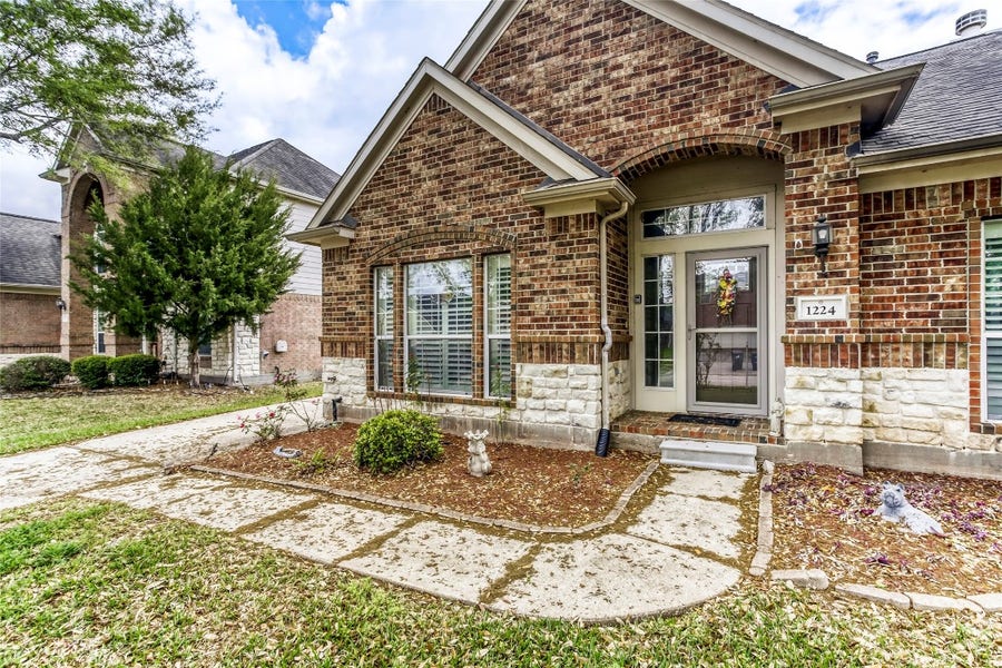 Property photo for 1224 Torchwood Drive, Friendswood, TX