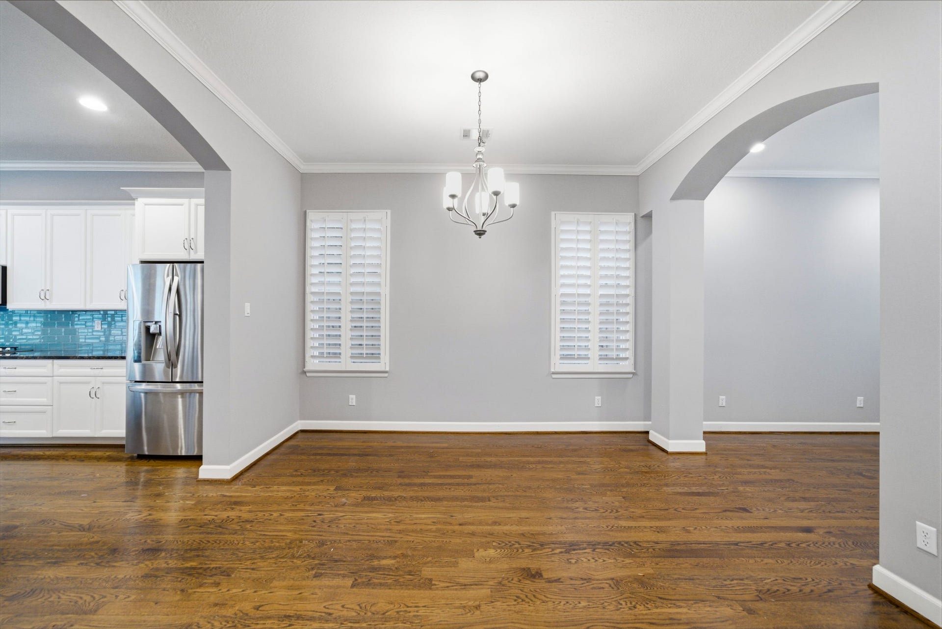 4926 Ella Boulevard, Houston, TX 77018 Other view of the large dining room (13X13).