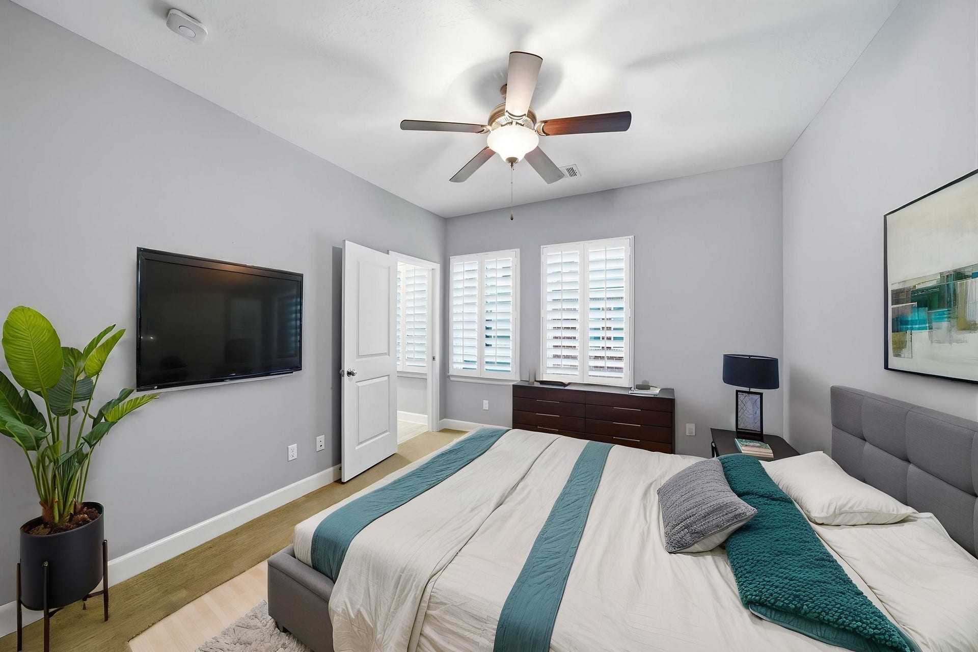 4926 Ella Boulevard, Houston, TX 77018 Other bedroom virtually staged.
