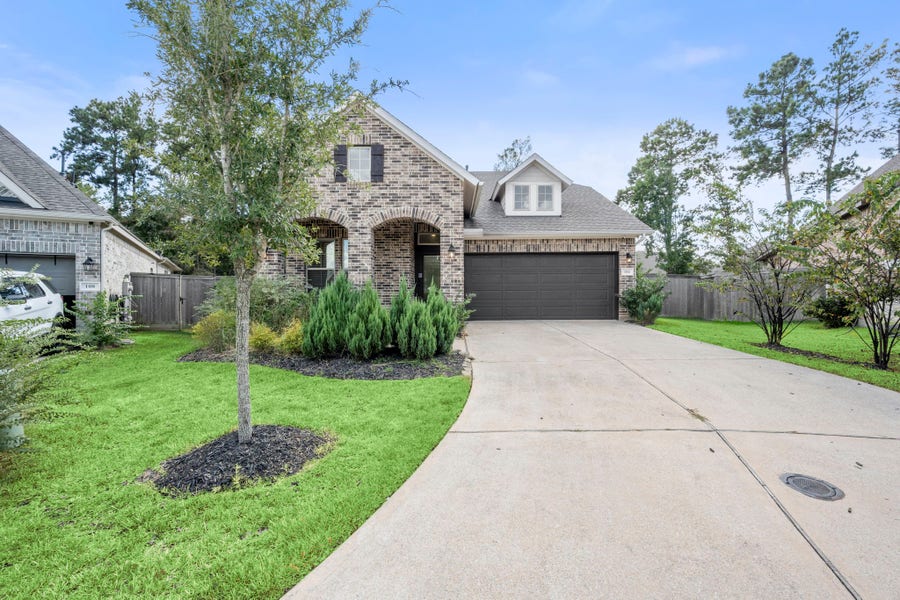 Property photo for 104 Winged Elm Court, Conroe, TX