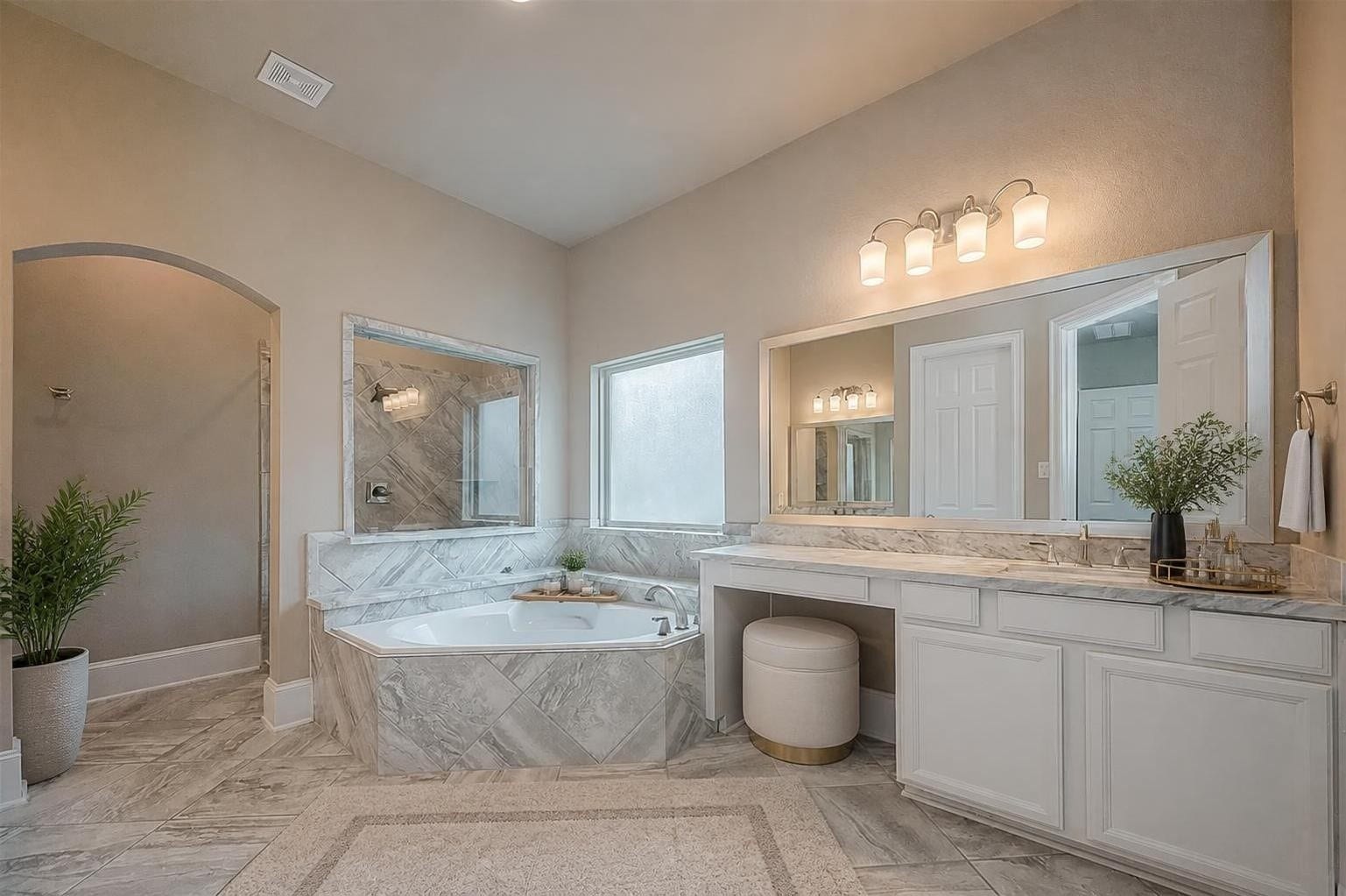 115 N Winter Sunrise Circle, Tomball, TX 77375