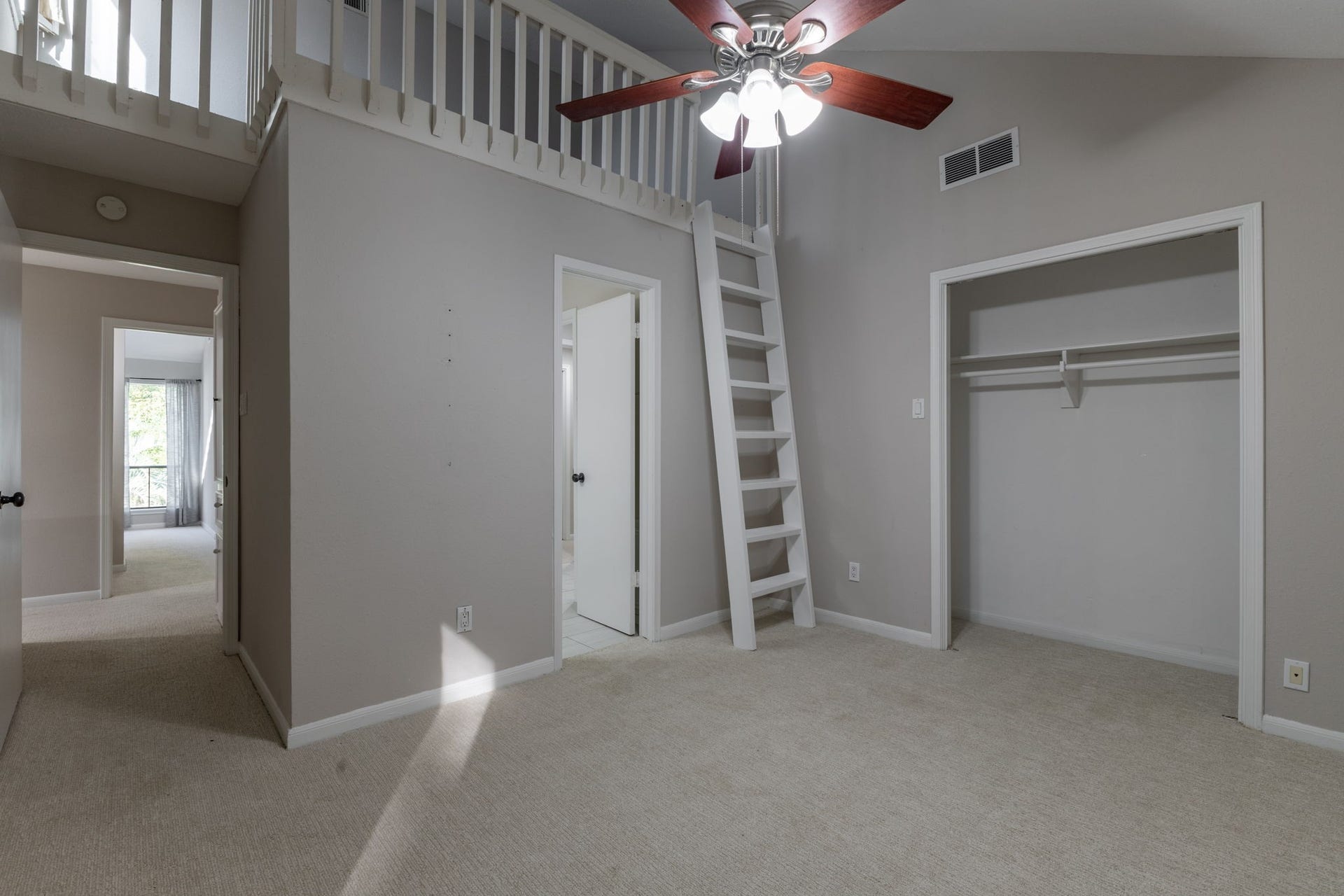 6506 Jadecrest Drive, Spring, TX 77389 secondary room with full onsuite bathroom and loftr area