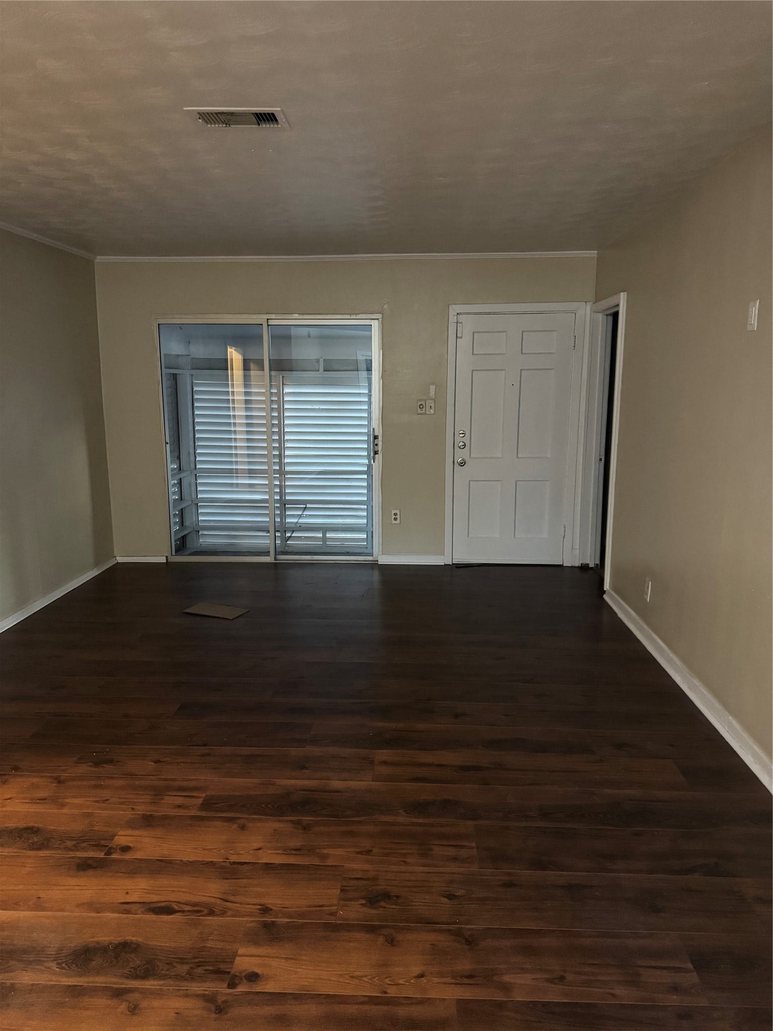 504 19th Ave North, Texas City, TX 77590 Living room