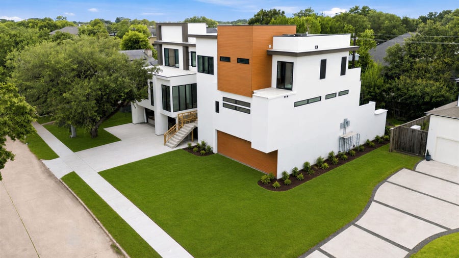 Property photo for 5006 Heatherglen Drive, Houston, TX