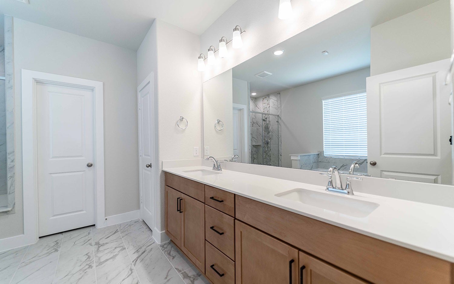 8915 Rose Jade Drive, Iowa Colony, TX 77583 8915 Rose Jade Drive, Iowa Colony, TX 77583
