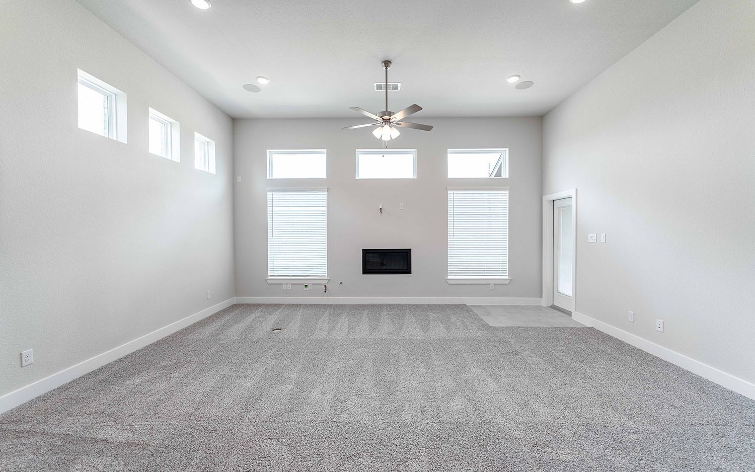 8915 Rose Jade Drive, Iowa Colony, TX 77583 8915 Rose Jade Drive, Iowa Colony, TX 77583