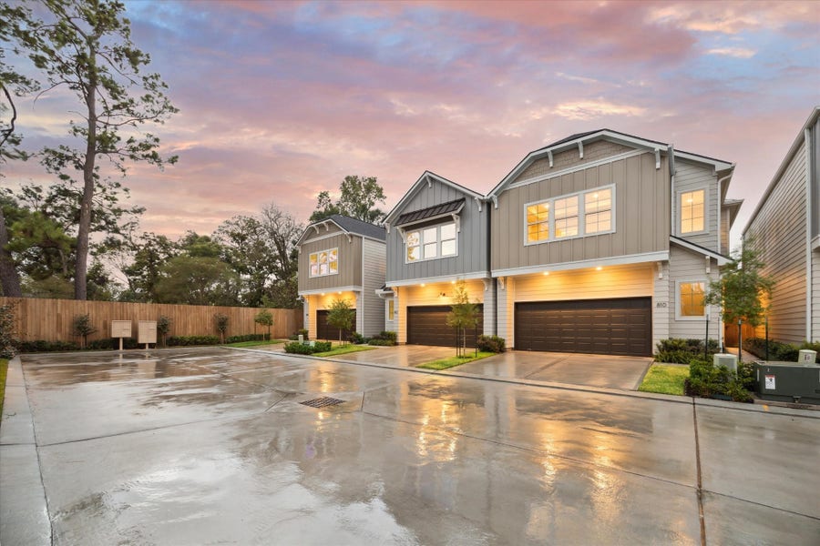 Property photo for 810 Glowing Dawn Drive, Houston, TX