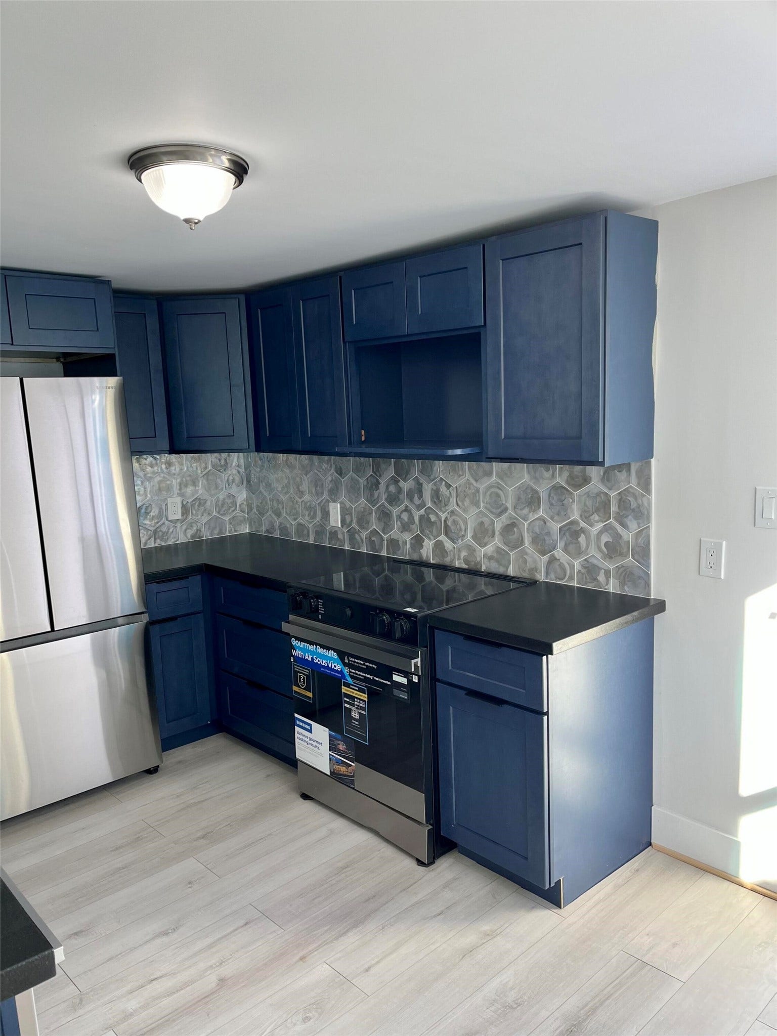7201 Helmers Street, Houston, TX 77022 7201 Helmers Street, Houston, TX 77022