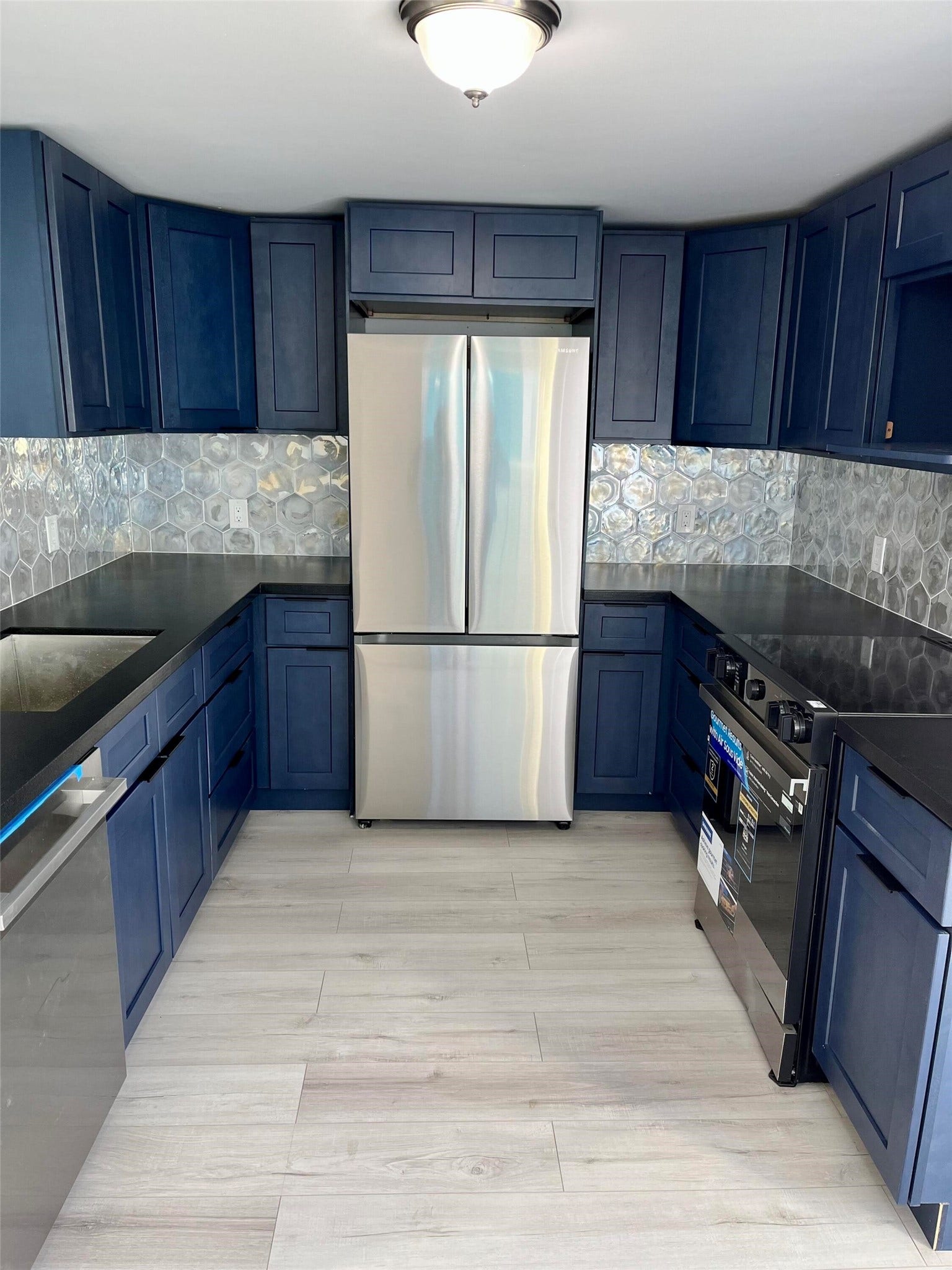 7201 Helmers Street, Houston, TX 77022 7201 Helmers Street, Houston, TX 77022