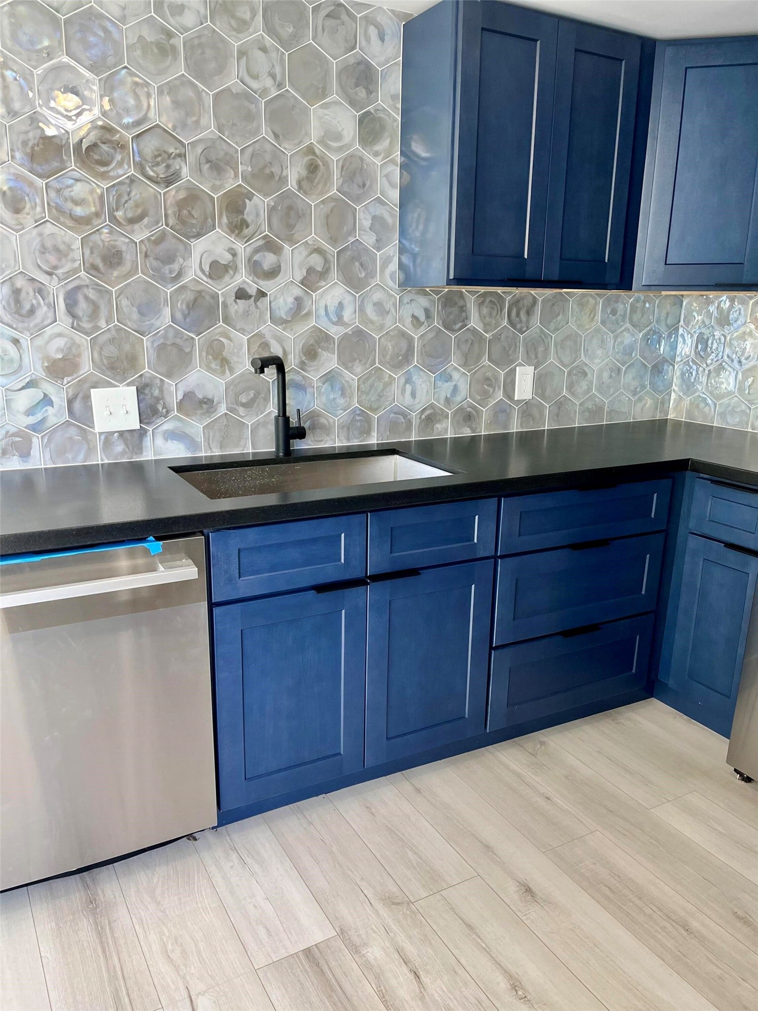 7201 Helmers Street, Houston, TX 77022 7201 Helmers Street, Houston, TX 77022