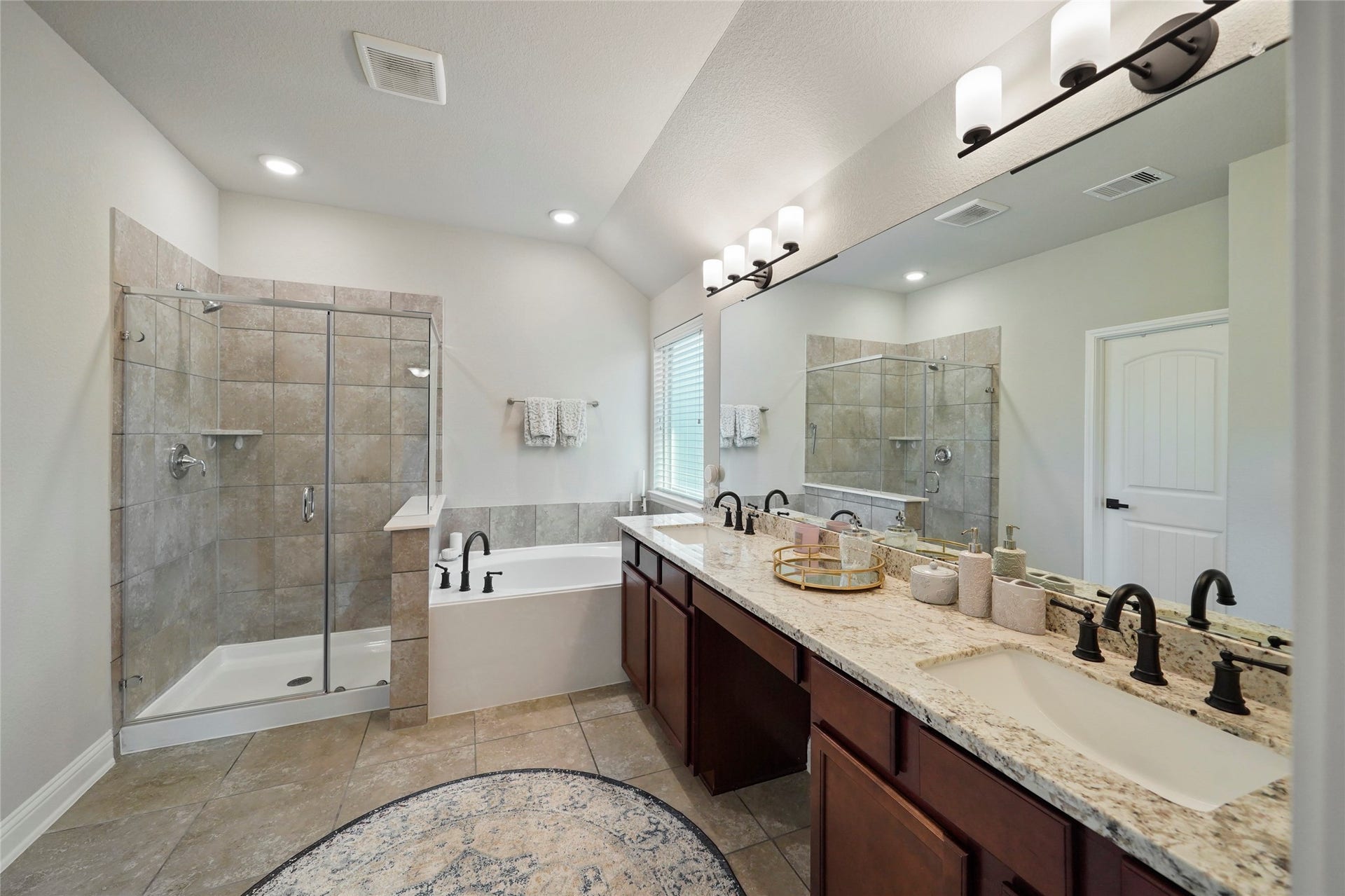 34 Heirloom Garden Place, The Woodlands, TX 77354 34 Heirloom Garden Place, The Woodlands, TX 77354