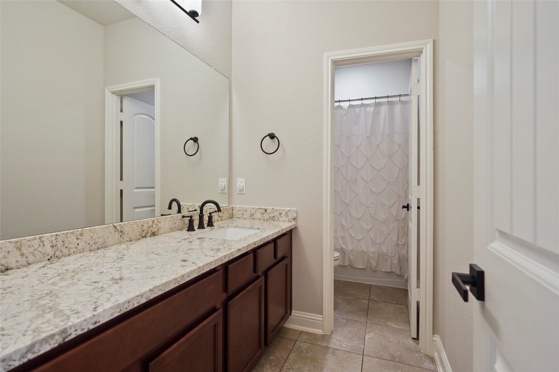 34 Heirloom Garden Place, The Woodlands, TX 77354 34 Heirloom Garden Place, The Woodlands, TX 77354