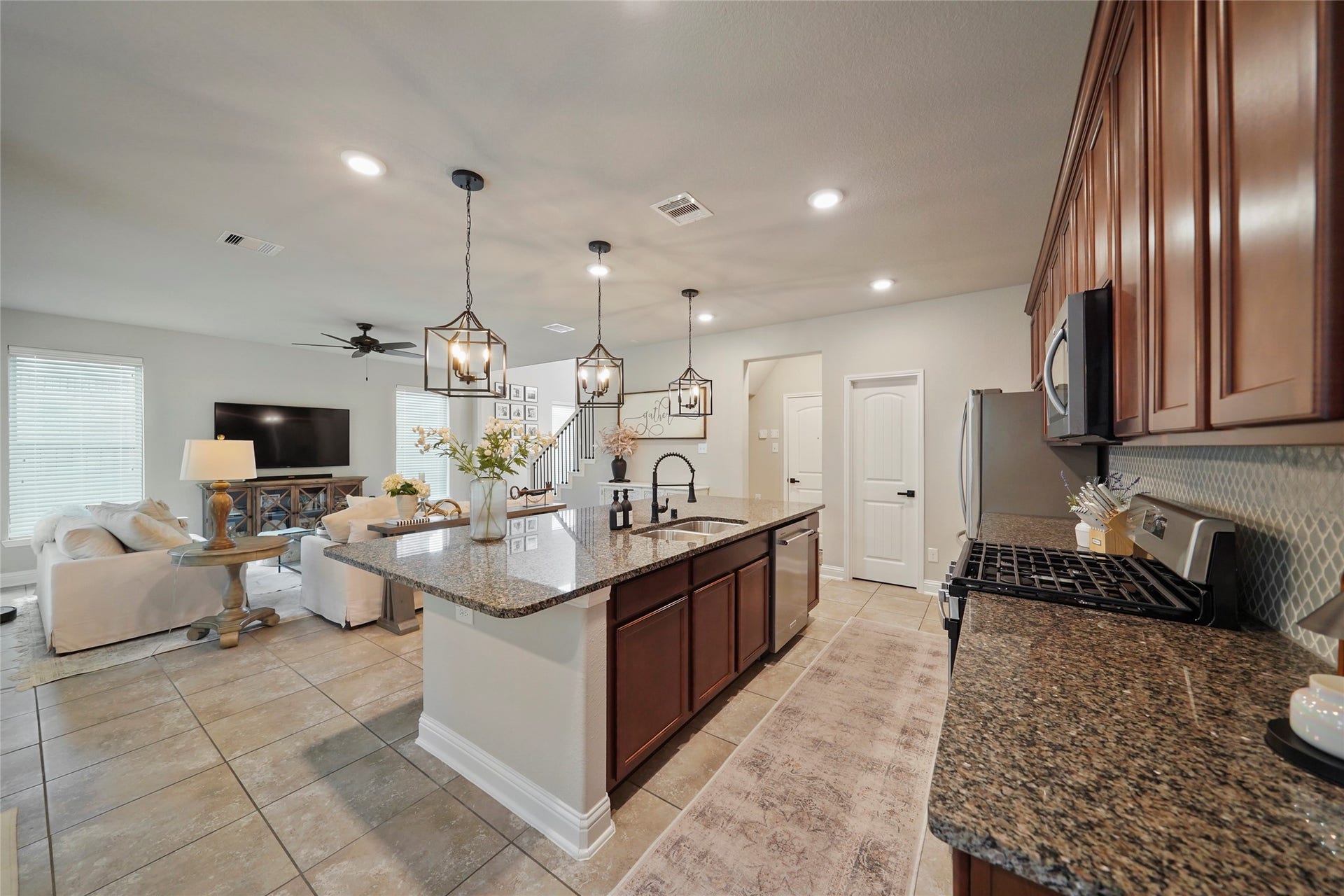 34 Heirloom Garden Place, The Woodlands, TX 77354 34 Heirloom Garden Place, The Woodlands, TX 77354