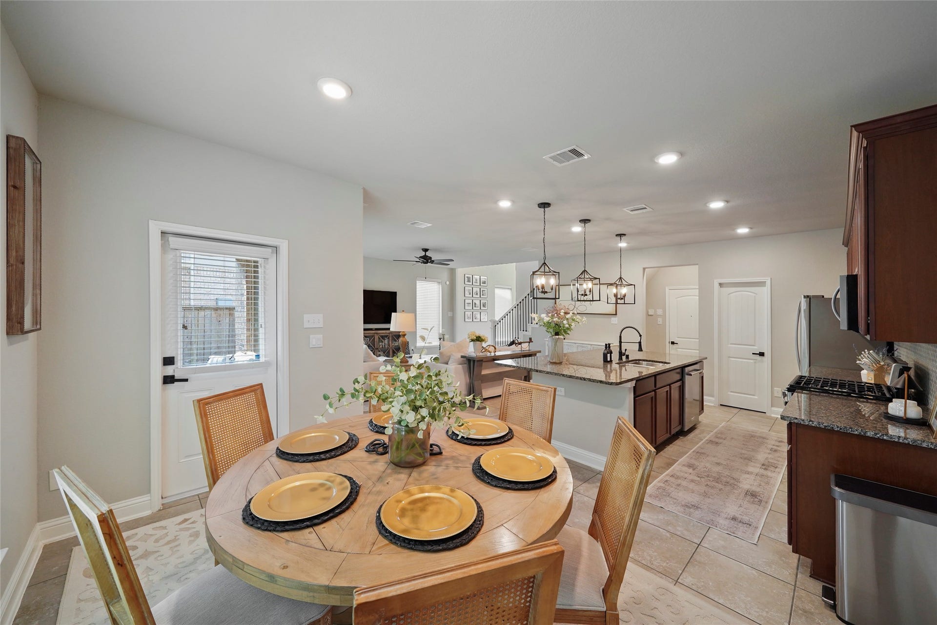 34 Heirloom Garden Place, The Woodlands, TX 77354 34 Heirloom Garden Place, The Woodlands, TX 77354