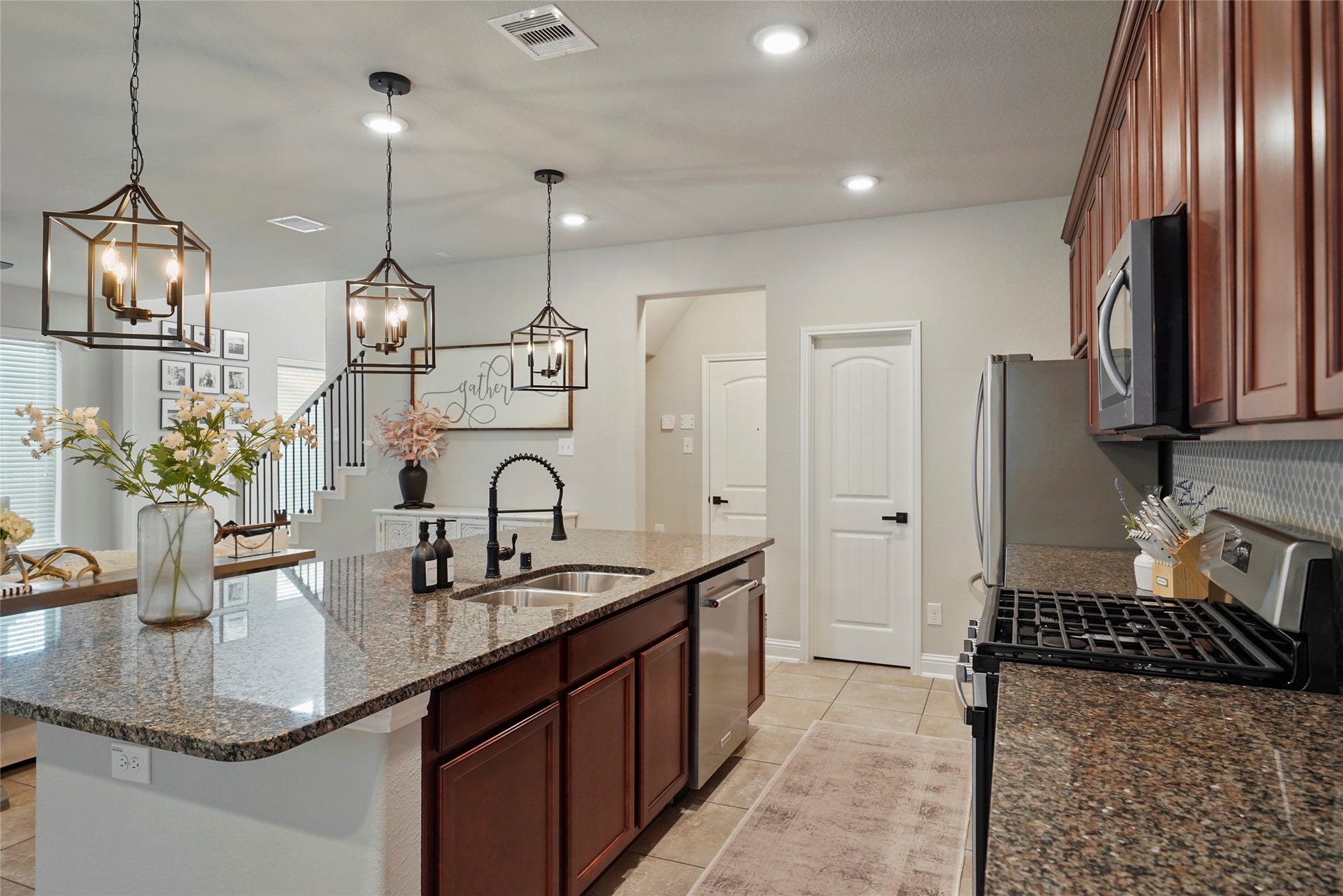 34 Heirloom Garden Place, The Woodlands, TX 77354 34 Heirloom Garden Place, The Woodlands, TX 77354