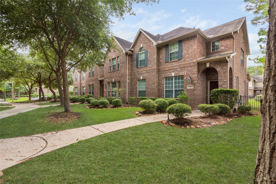 Property photo for 31 Umbria Lane, The Woodlands, TX