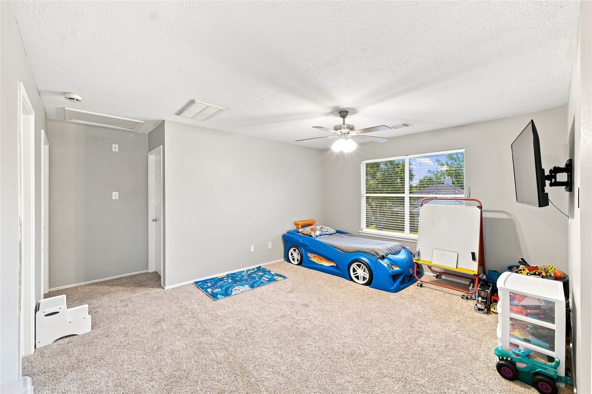 217 Fox Springs Court, Dickinson, TX 77539 gameroom upstairs
