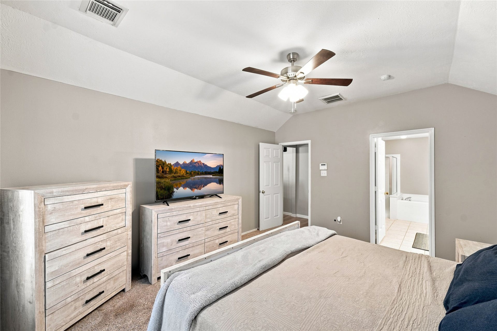217 Fox Springs Court, Dickinson, TX 77539 217 Fox Springs Court, Dickinson, TX 77539